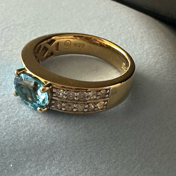 Elegant Gold and Blue enamel Ring - Picture 3 of 6